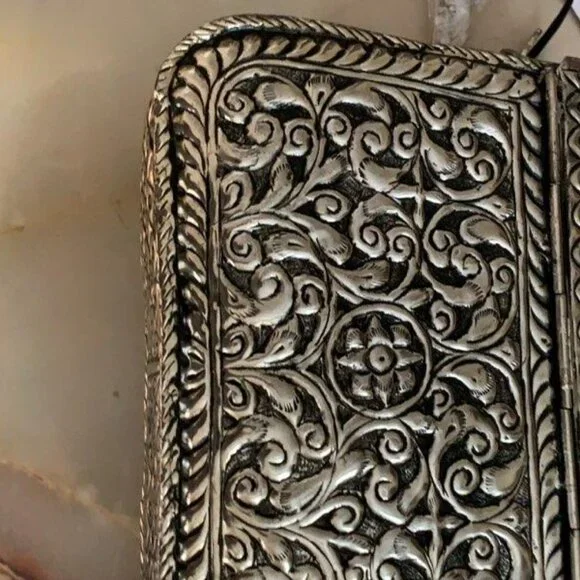 From St Xavier  Metal Atria Clutch/ Crossbody - Picture 4 of 11